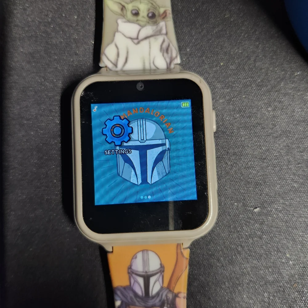 Star Wars Kids Smartwatch with Character Design - White